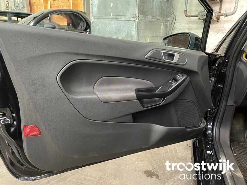 Ford Fiesta 1.0 EcoB. Titanium X 125pk 2015, R-050-JR