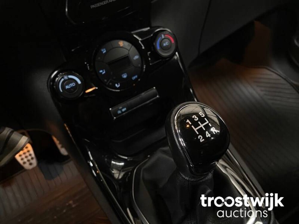 Ford Fiesta 1.0 EcoB. Titanium X 125pk 2015, R-050-JR