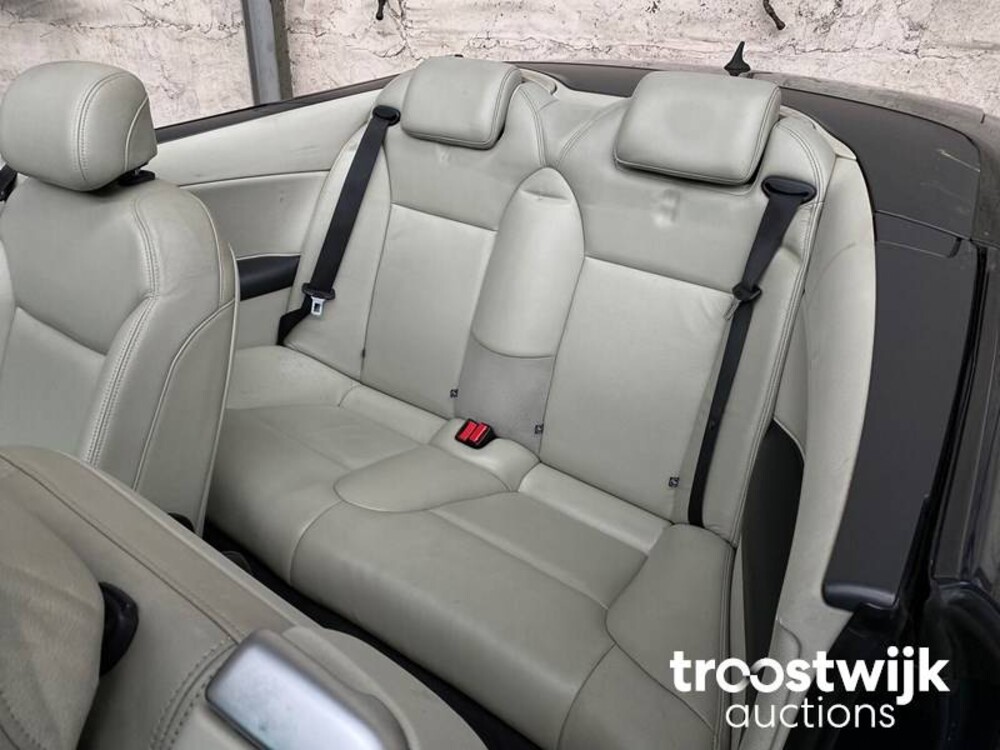 Saab 9-3 Cabrio 2.0t Vector 175pk 2004 -Orig. NL-, 17-PF-SF