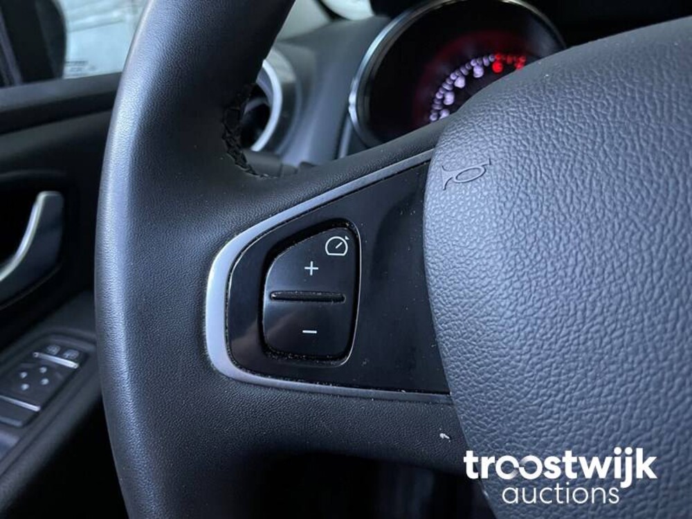 Renault Clio Estate Intens 0.9 TCe 90pk 2017, RR-945-X