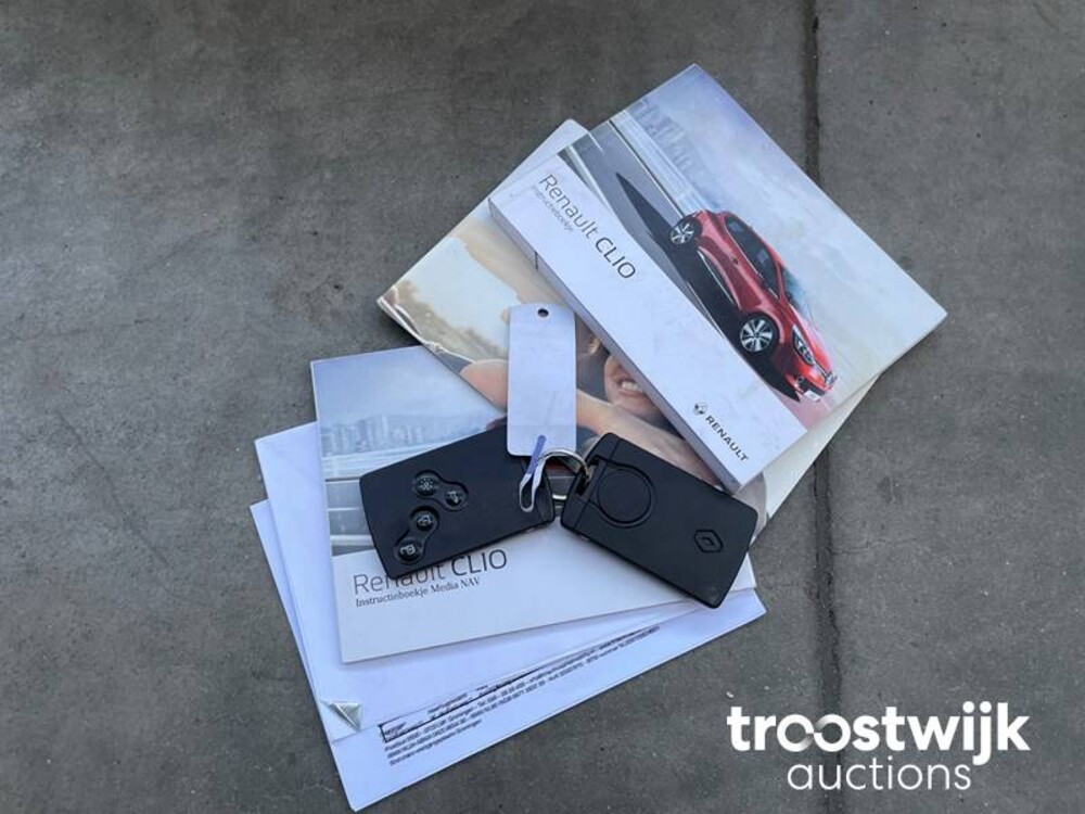 Renault Clio Estate Intens 0.9 TCe 90hp 2017, RR-945-X