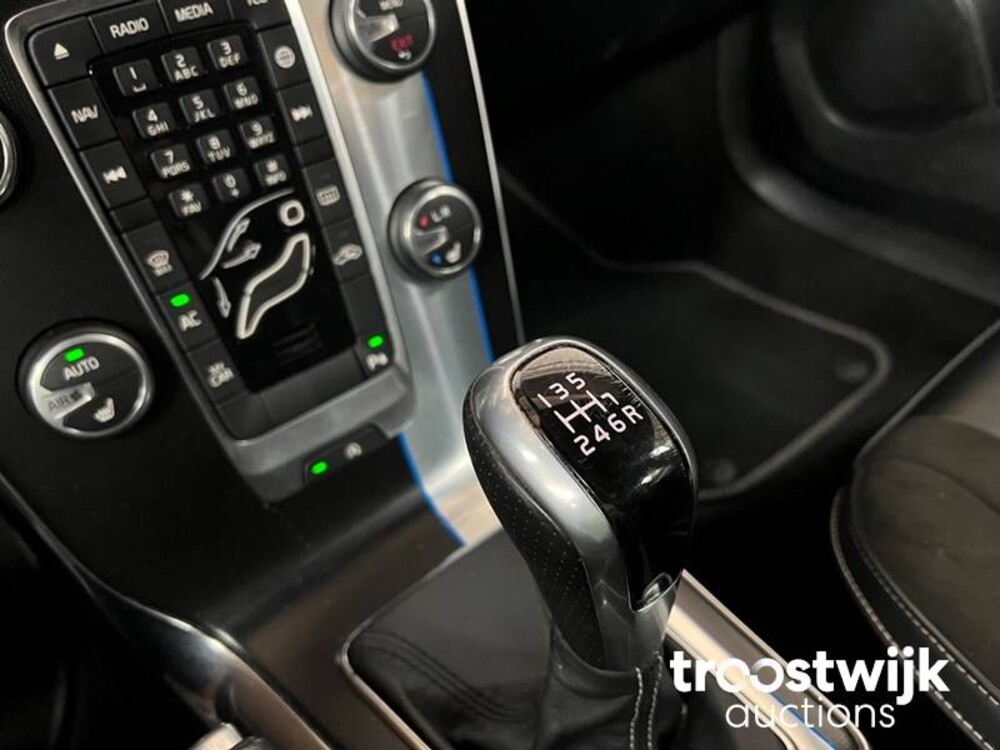 Volvo V40 2.0 D2 R-Design Business 120hp 2015 -Orig.NL-, GT-295-V