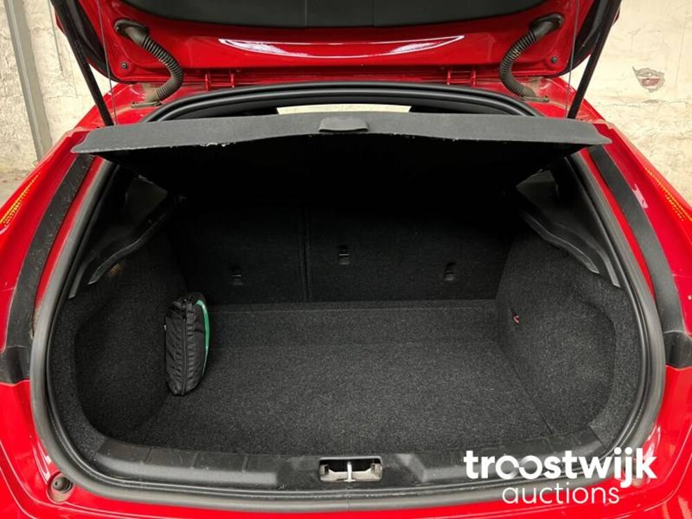 Volvo V40 2.0 D2 R-Design Business 120hp 2015 -Orig.NL-, GT-295-V