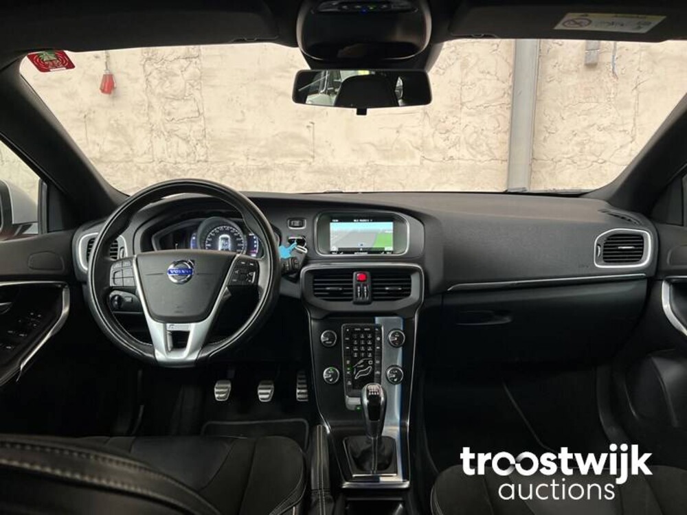 Volvo V40 2.0 D2 R-Design Business 120hp 2015 -Orig.NL-, GT-295-V