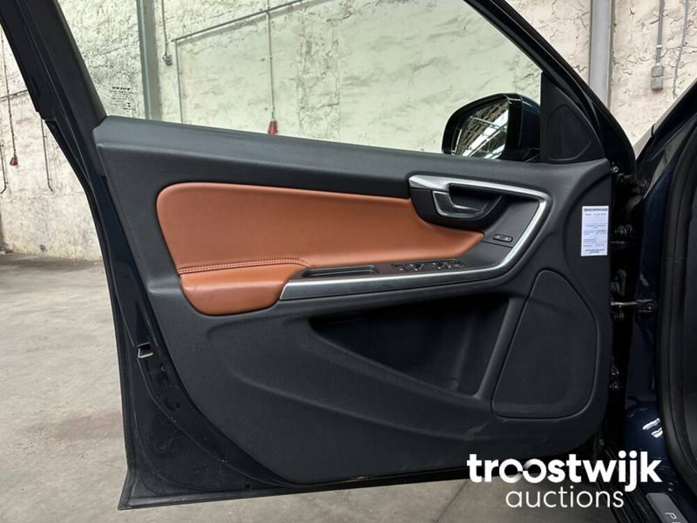 Volvo V60 2.4 D6 AWD Plug-In Hybrid Summum 299pk 2013, -Orig.NL-, 4-SXL-88