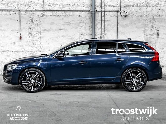 Volvo V60 2.4 D6 AWD Plug-In Hybrid Summum 299hp 2013, -Orig.NL-, 4-SXL-88