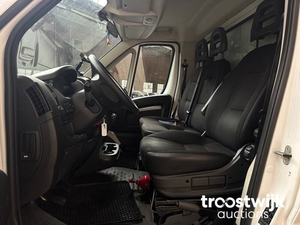 Peugeot Boxer Bakwagen 164pk 2020