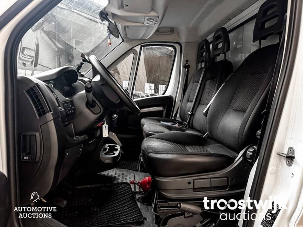 Peugeot Boxer Bakwagen 164pk 2020
