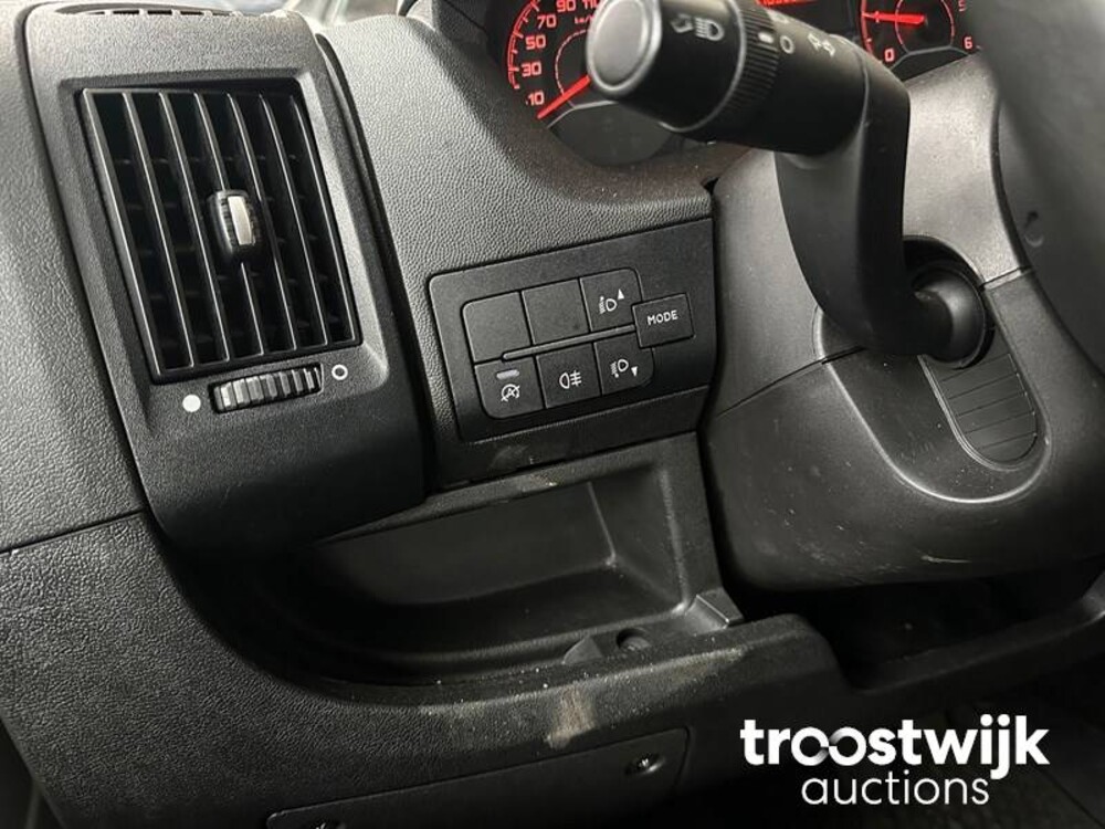 Peugeot Boxer Bakwagen 164pk 2020