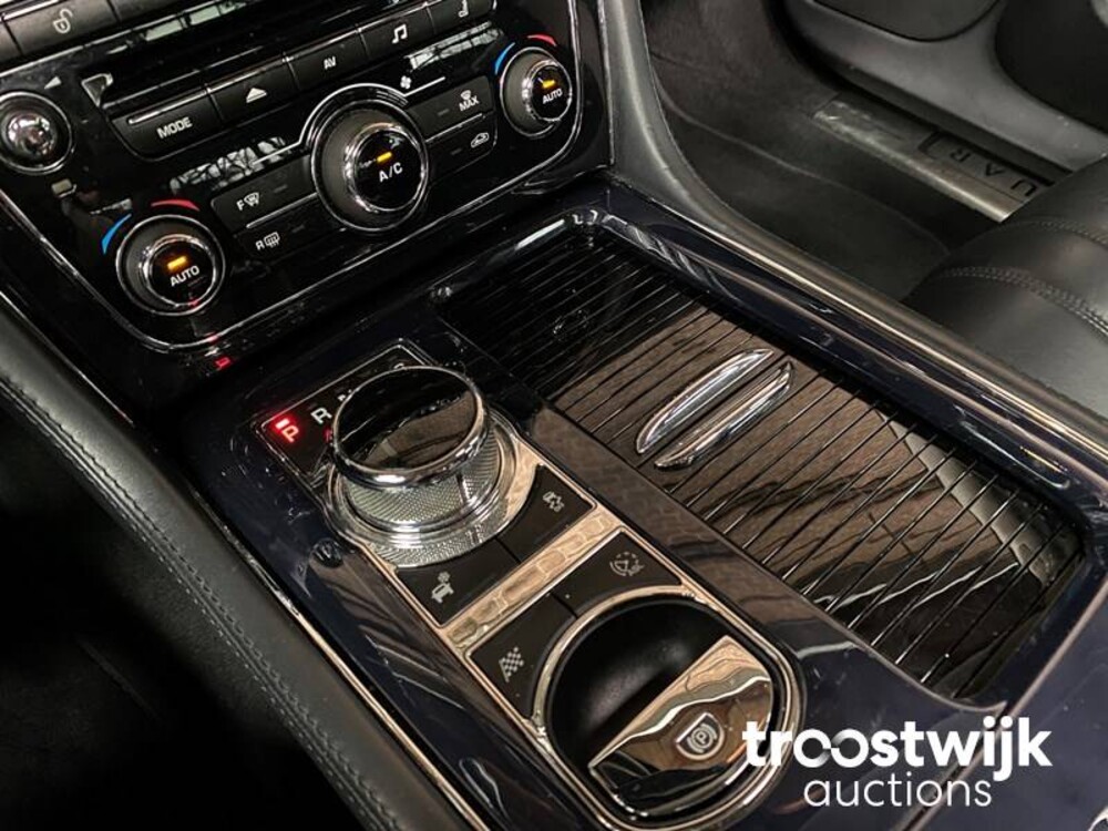 Jaguar XJ 2.0 Premium Luxury 241PS 2013 -Orig. NL-, 7-KBN-78