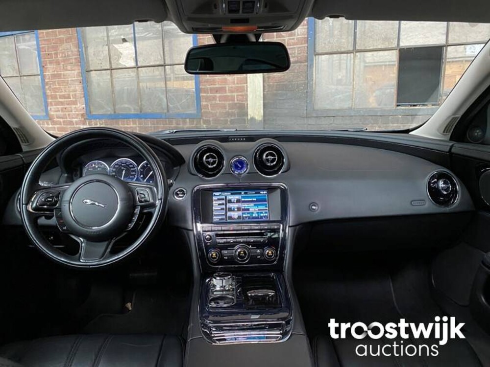 Jaguar XJ 2.0 Premium Luxury 241PS 2013 -Orig. NL-, 7-KBN-78