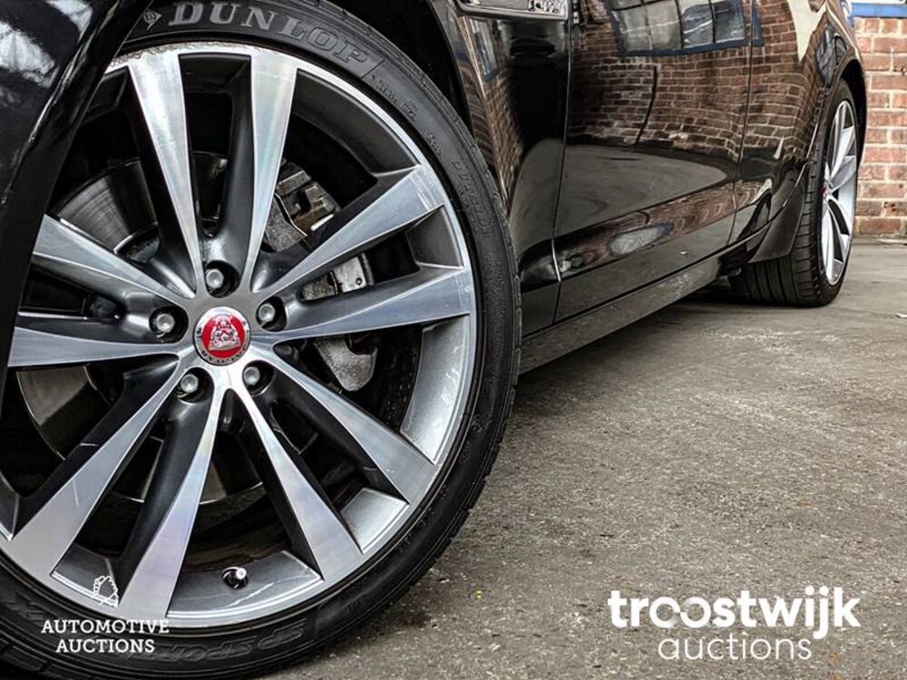 Jaguar XJ 2.0 Premium Luxury 241PS 2013 -Orig. NL-, 7-KBN-78