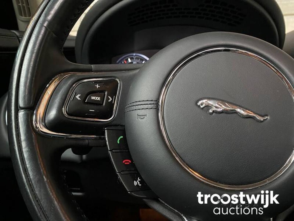 Jaguar XJ 2.0 Premium Luxury 241PS 2013 -Orig. NL-, 7-KBN-78