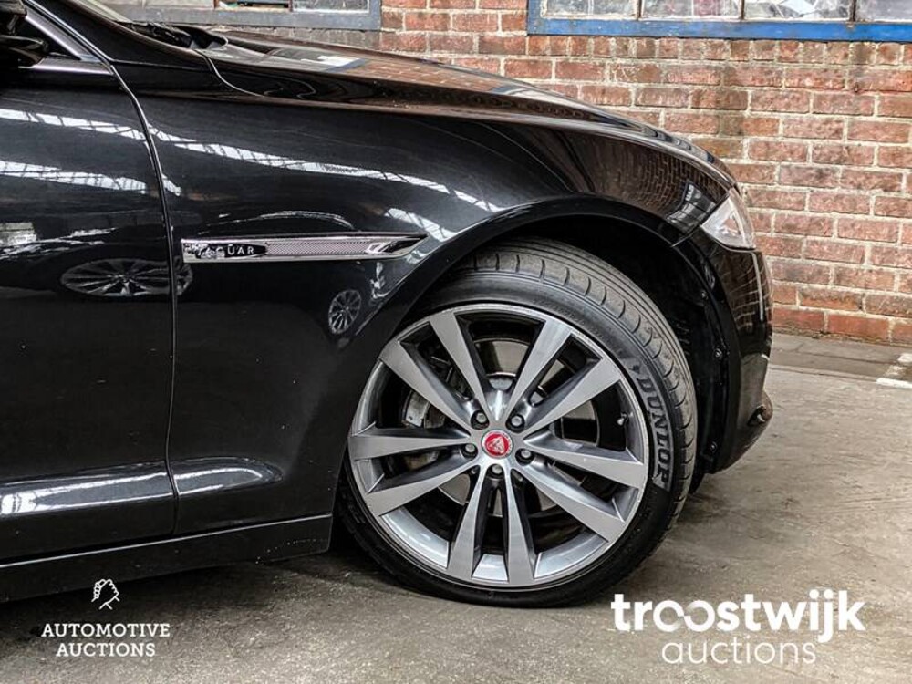 Jaguar XJ 2.0 Premium Luxury 241PS 2013 -Orig. NL-, 7-KBN-78