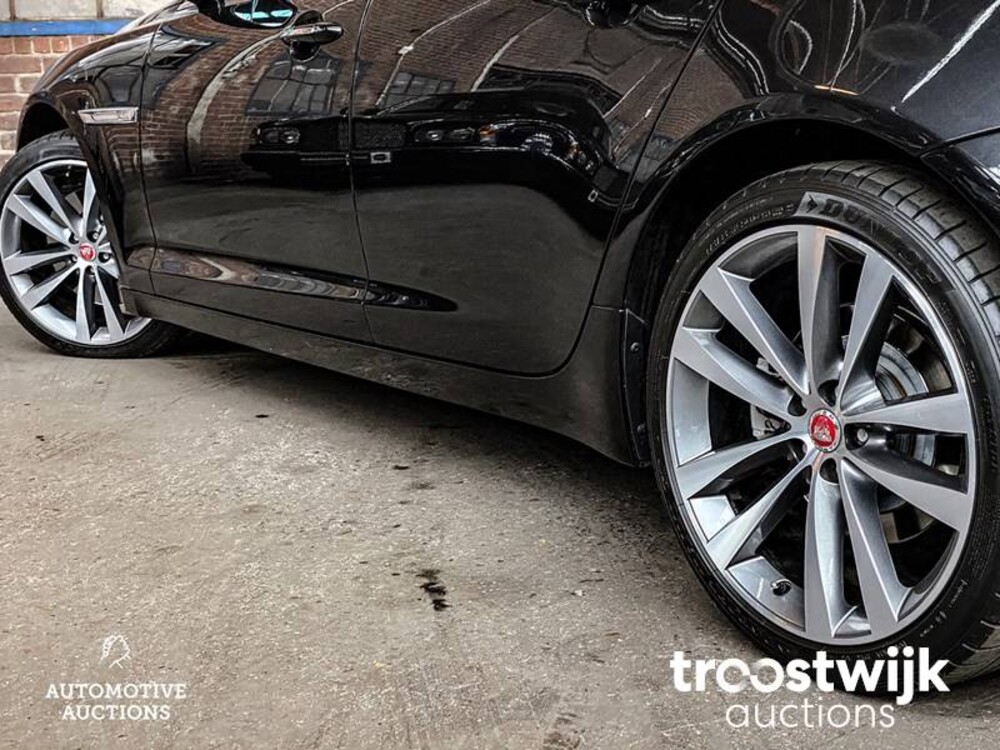 Jaguar XJ 2.0 Premium Luxury 241PS 2013 -Orig. NL-, 7-KBN-78