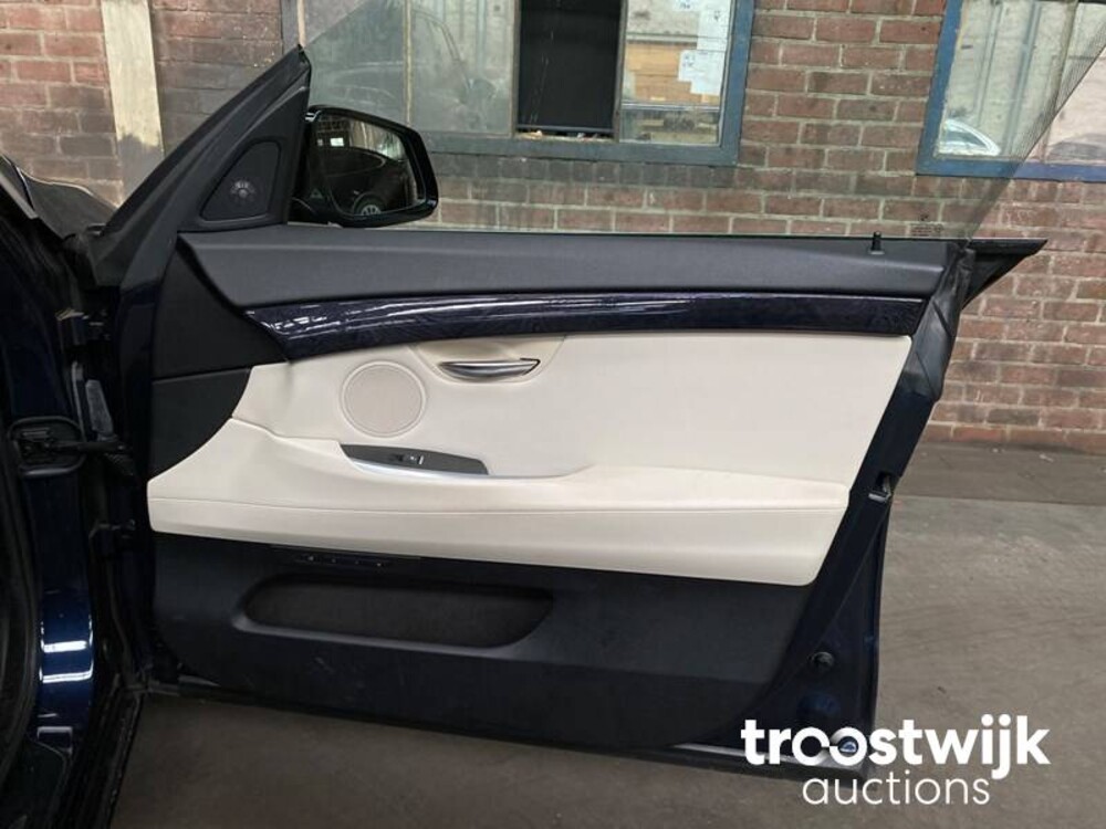 BMW 5-serie Gran Turismo 550xi High Executive 408hp 2010 -Orig. NL-, 08-NGL-6