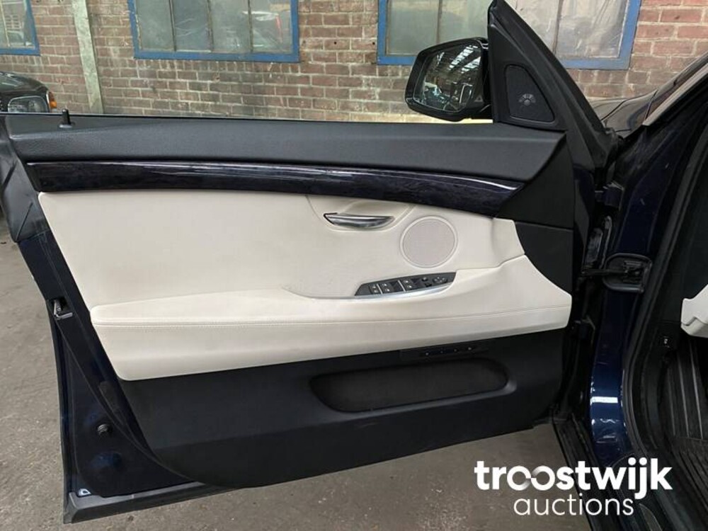 BMW 5-serie Gran Turismo 550xi High Executive 408hp 2010 -Orig. NL-, 08-NGL-6