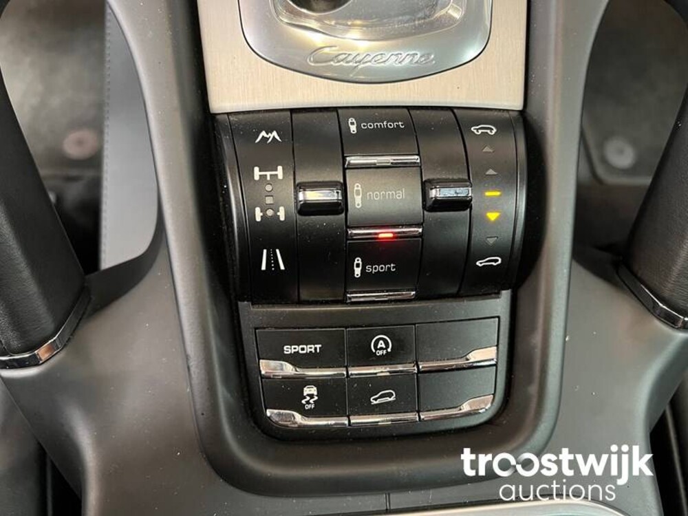 Porsche  Cayenne Turbo 4.8 V8 GTS 420PS 2014