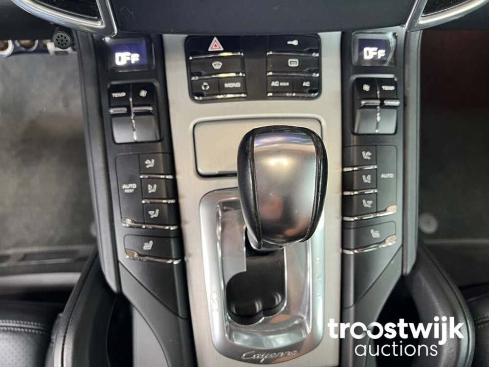 Porsche  Cayenne Turbo 4.8 V8 GTS 420PS 2014