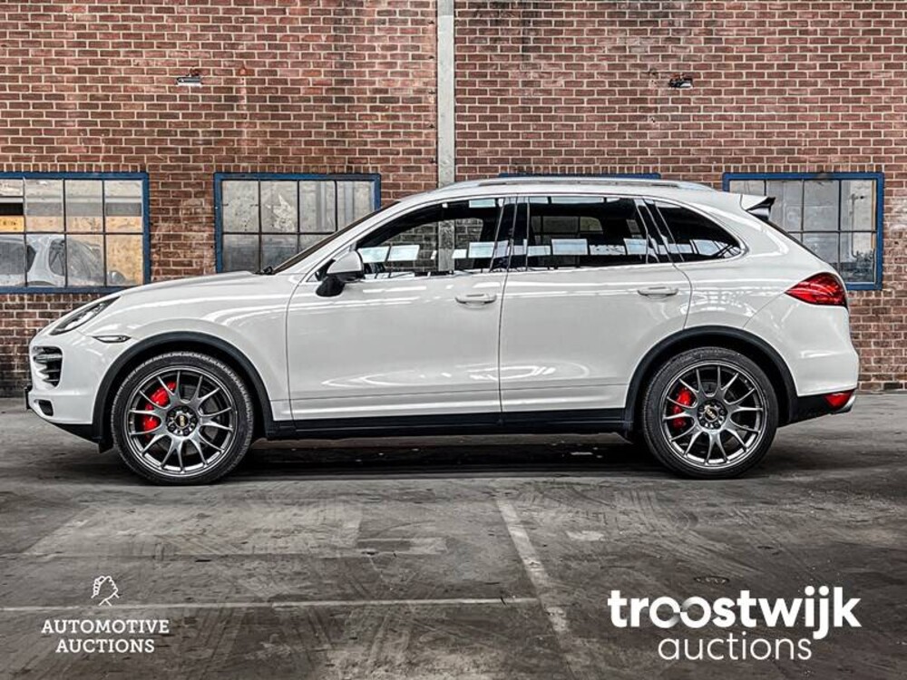 Porsche  Cayenne Turbo 4.8 V8 GTS 420PS 2014