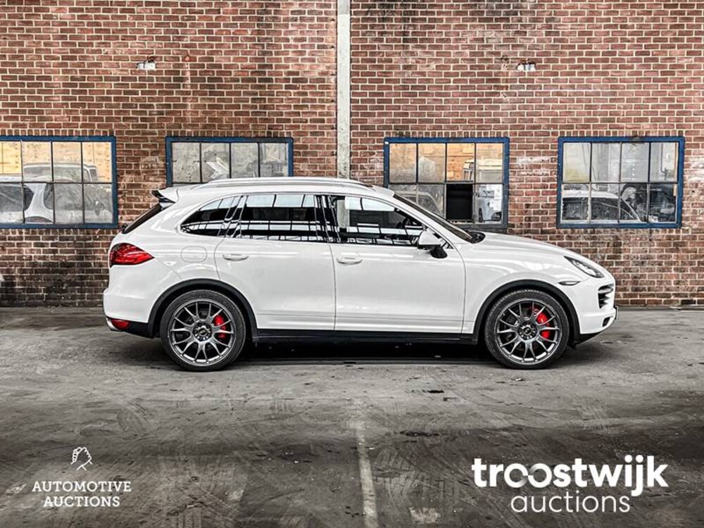 Porsche  Cayenne Turbo 4.8 V8 GTS 420PS 2014