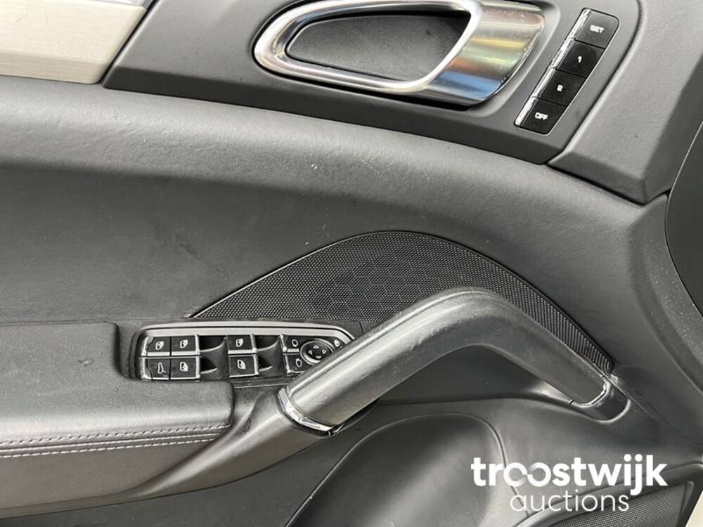 Porsche  Cayenne Turbo 4.8 V8 GTS 420PS 2014