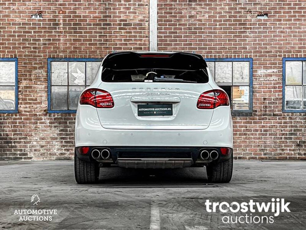 Porsche  Cayenne Turbo 4.8 V8 GTS 420PS 2014