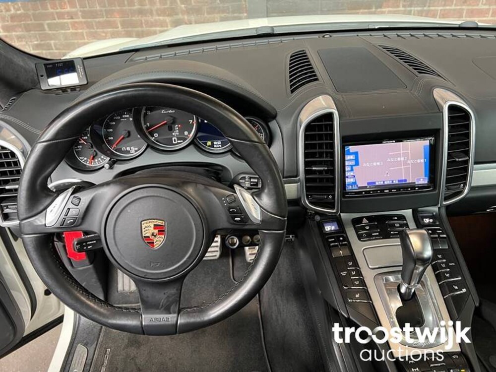 Porsche  Cayenne Turbo 4.8 V8 GTS 420PS 2014