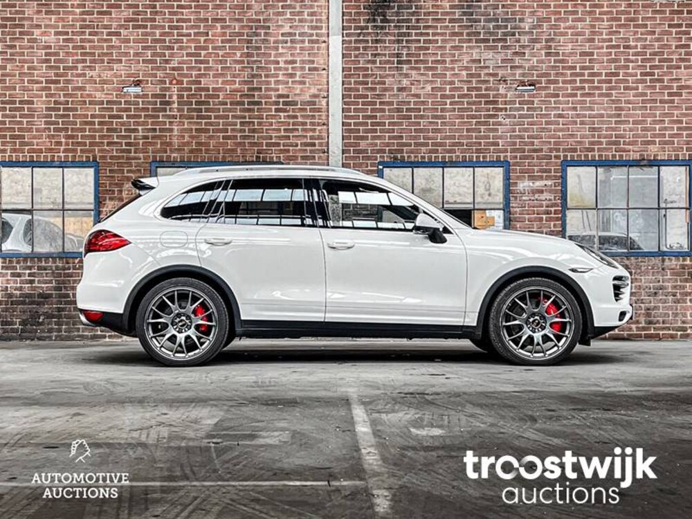 Porsche  Cayenne Turbo 4.8 V8 GTS 420PS 2014