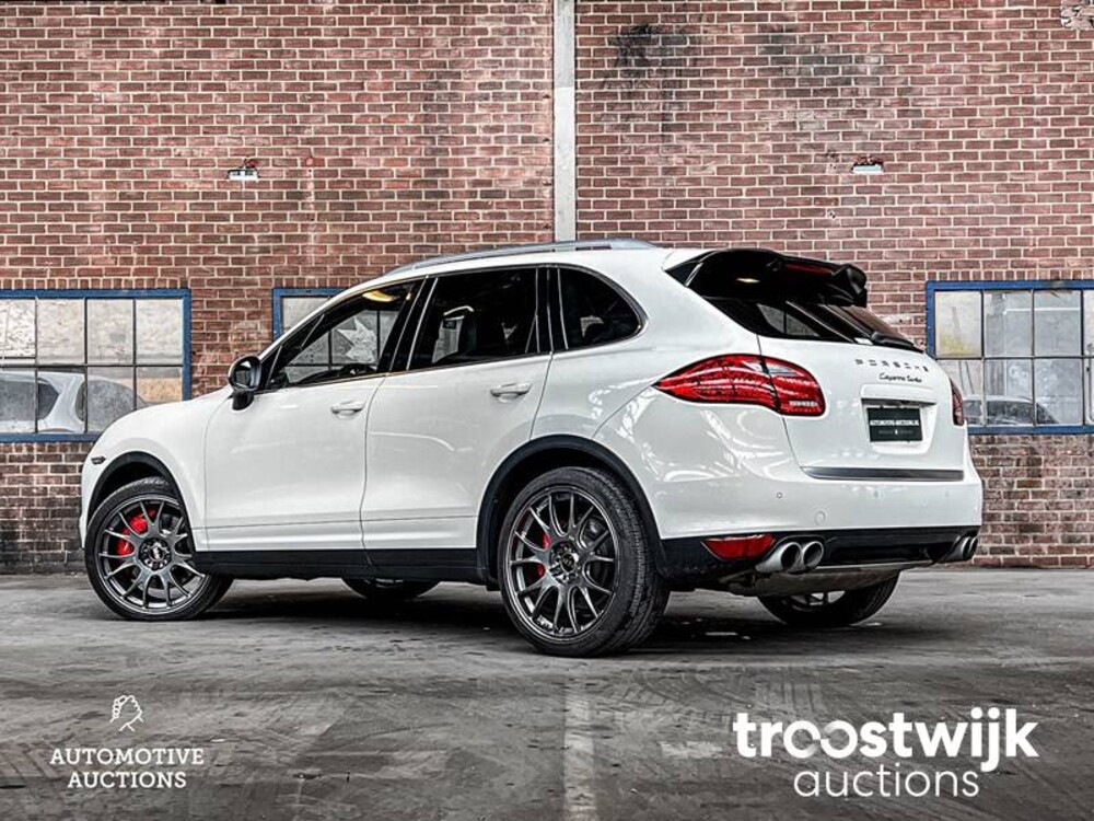 Porsche  Cayenne Turbo 4.8 V8 GTS 420PS 2014