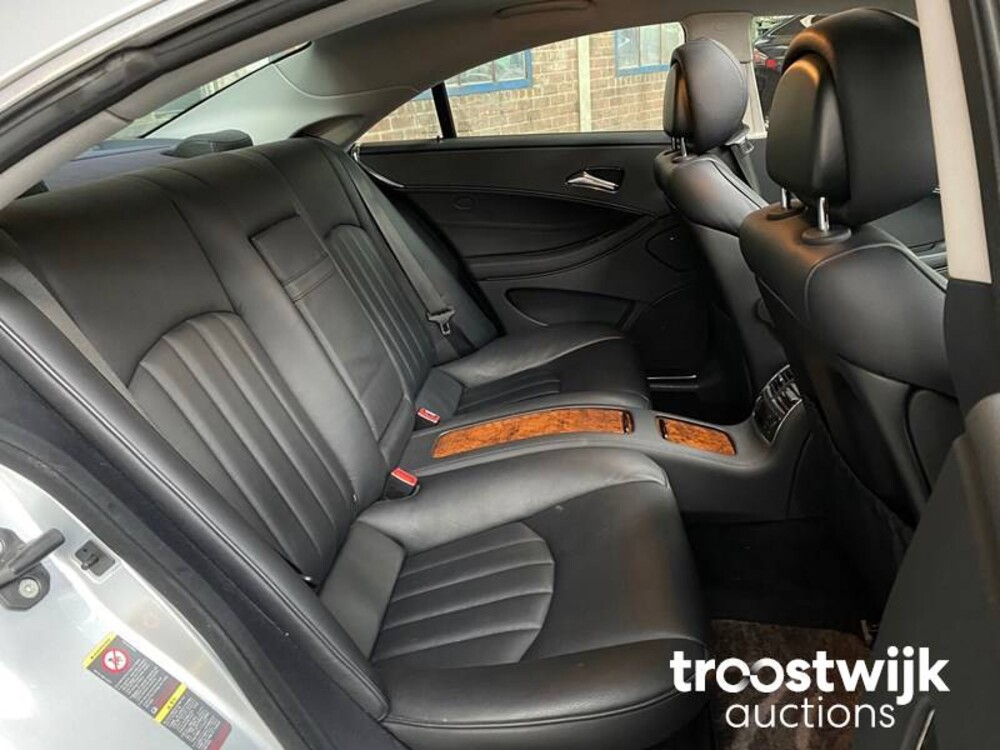 Mercedes-Benz CLS500 5.0 V8 306pk 2007 -Youngtimer-