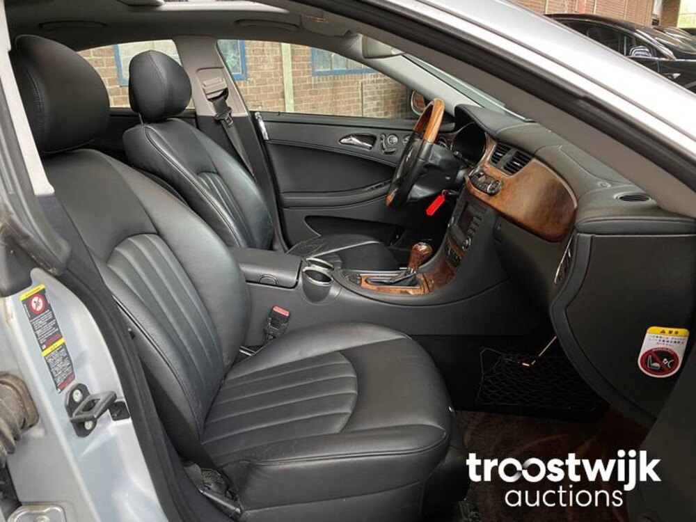 Mercedes-Benz CLS500 5.0 V8 306pk 2007 -Youngtimer-