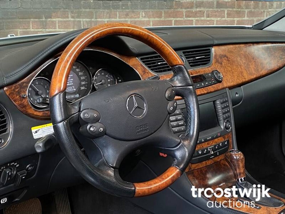 Mercedes-Benz CLS500 5.0 V8 306pk 2007 -Youngtimer-