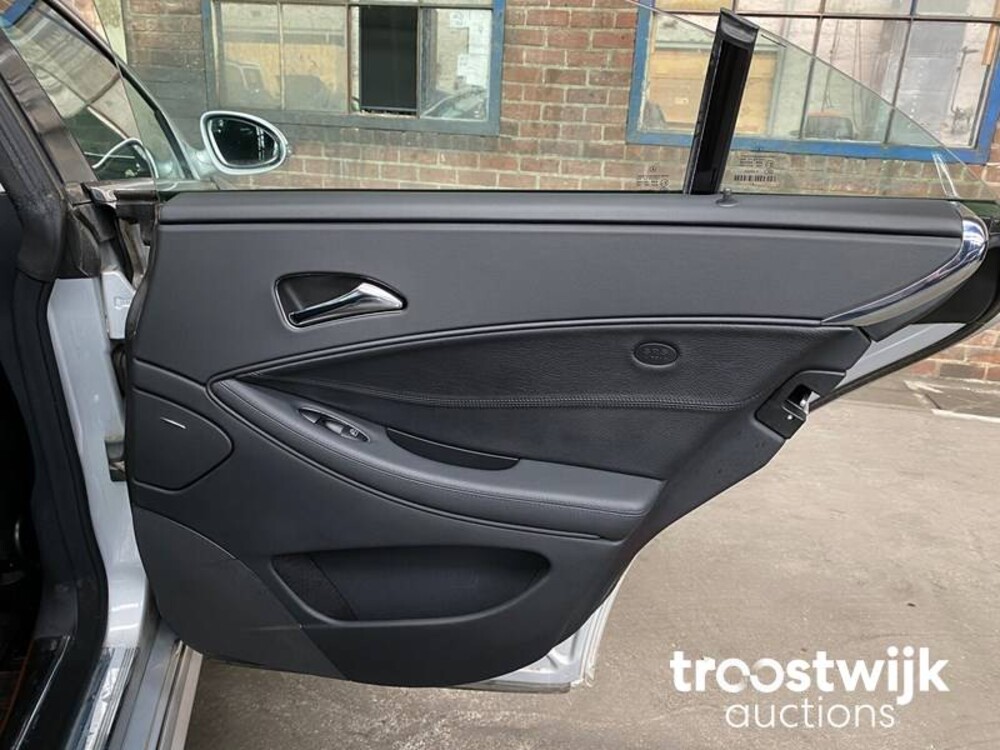 Mercedes-Benz CLS500 5.0 V8 306pk 2007 -Youngtimer-