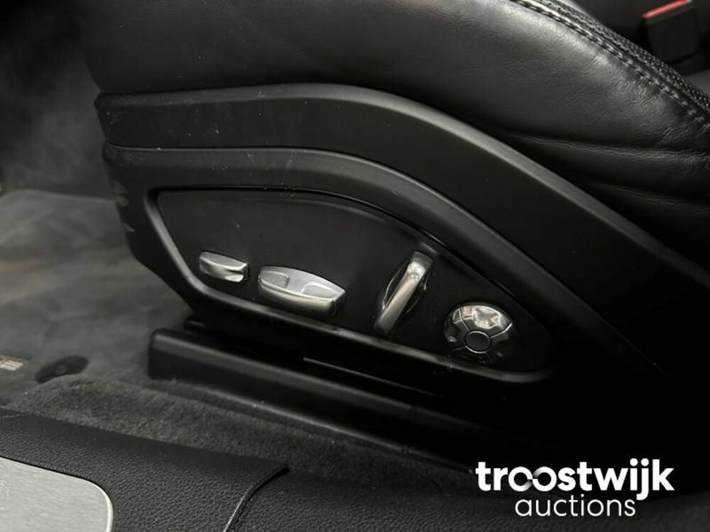 Porsche Panamera Turbo 4.0 V8 549pk NIEUW-MODEL (2017 MY) Sport Chrono, L-894-DF