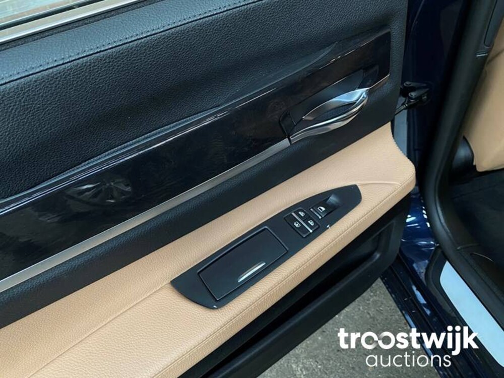 BMW ActiveHybrid7 F04 4.4 V8 465pk 2011 7-serie 