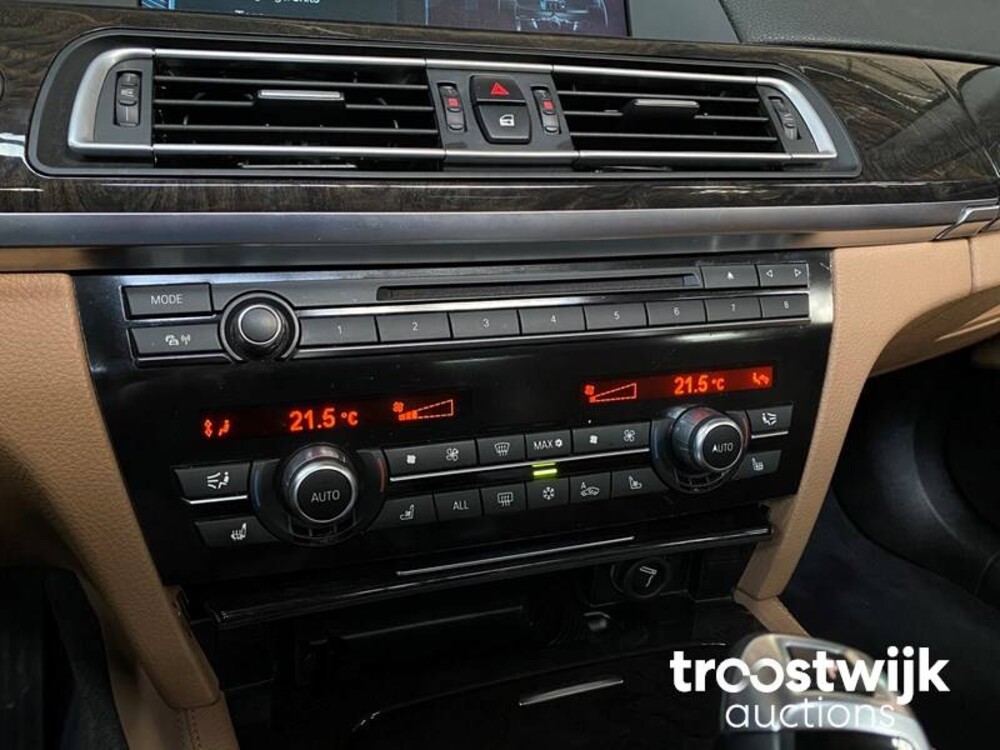 BMW ActiveHybrid7 F04 4.4 V8 465pk 2011 7-serie 