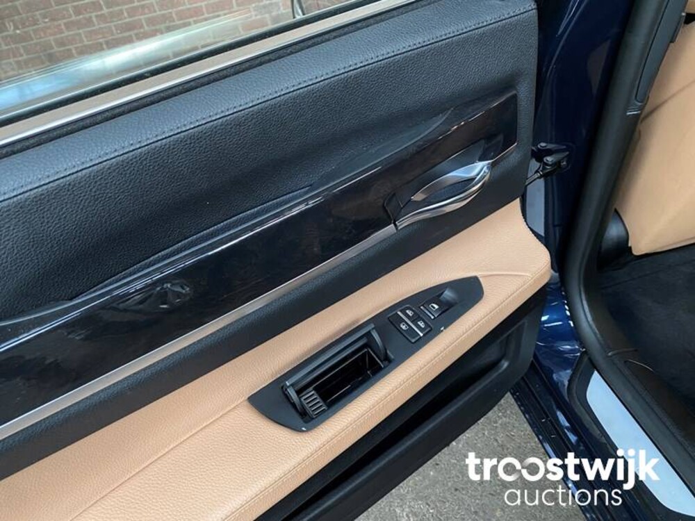 BMW ActiveHybrid7 F04 4.4 V8 465pk 2011 7-serie 