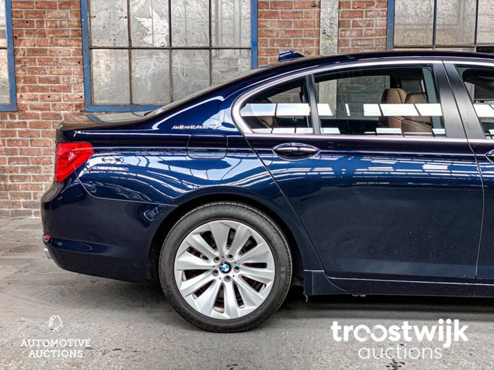 BMW ActiveHybrid7 F04 4.4 V8 465pk 2011 7-serie 