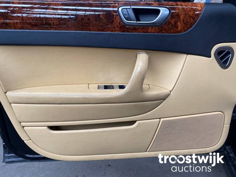 Bentley Continental Flying Spur 6.0 W12 560pk 2006 -Youngtimer-