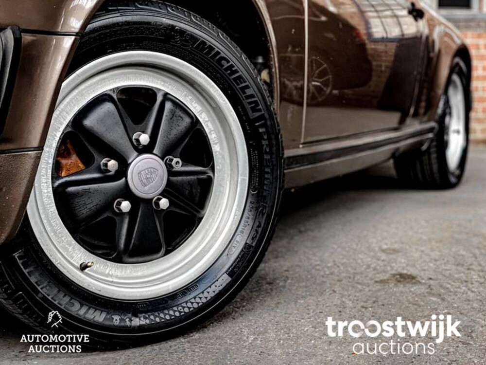 Porsche 911 Targa 3.0 SC 204pk 1983