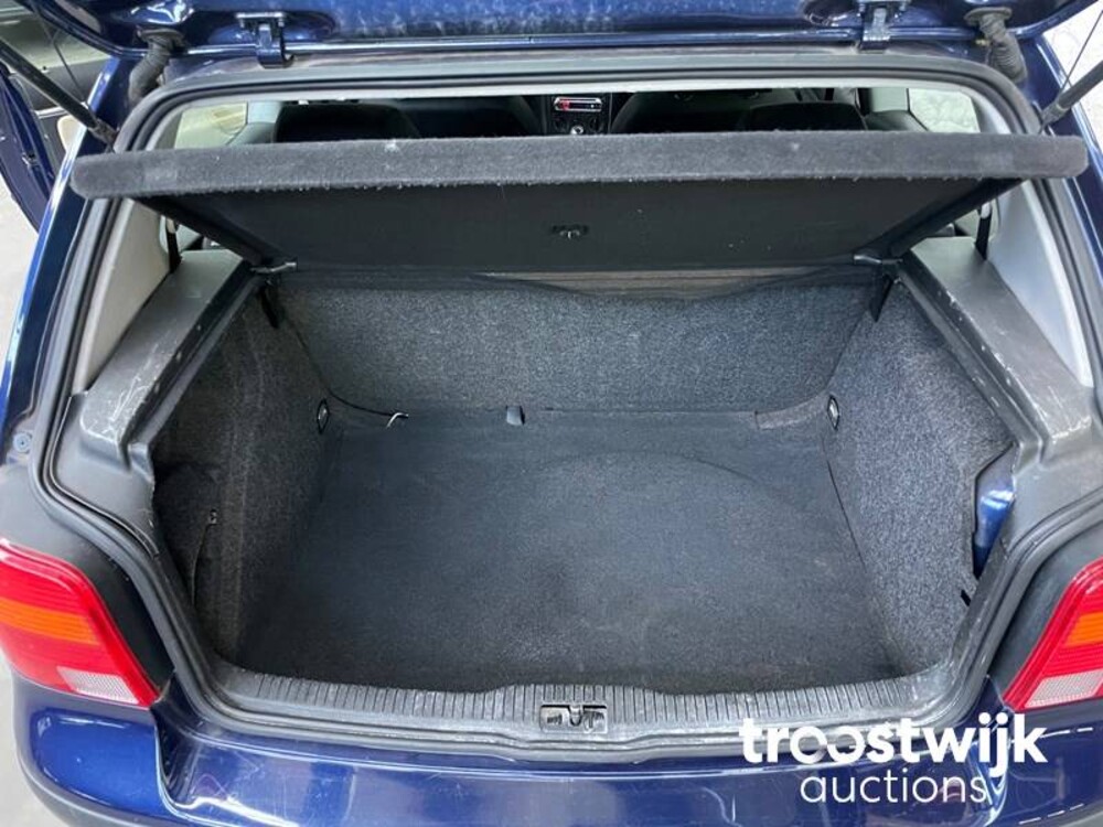 Volkswagen Golf 1.6-16V Trendline 105pk 2000, -Orig.NL-, 83-GJ-RB