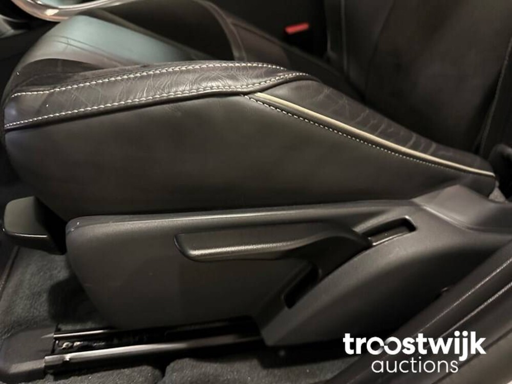 Volvo V60 Business Sport 2.0 D4 190pk 2018 -Orig. NL-, TL-707-B