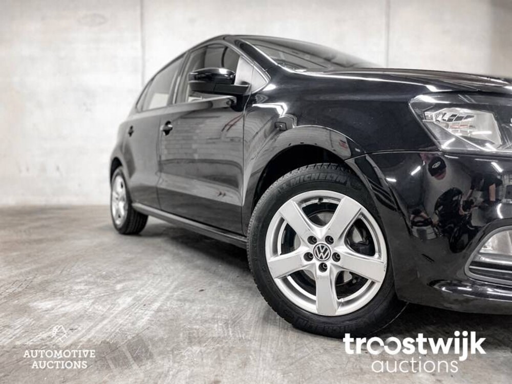 Volkswagen Polo 1.2 TSI Comfortline Facelift 90pk 2015 -Orig. NL-, 2-ZKN-18