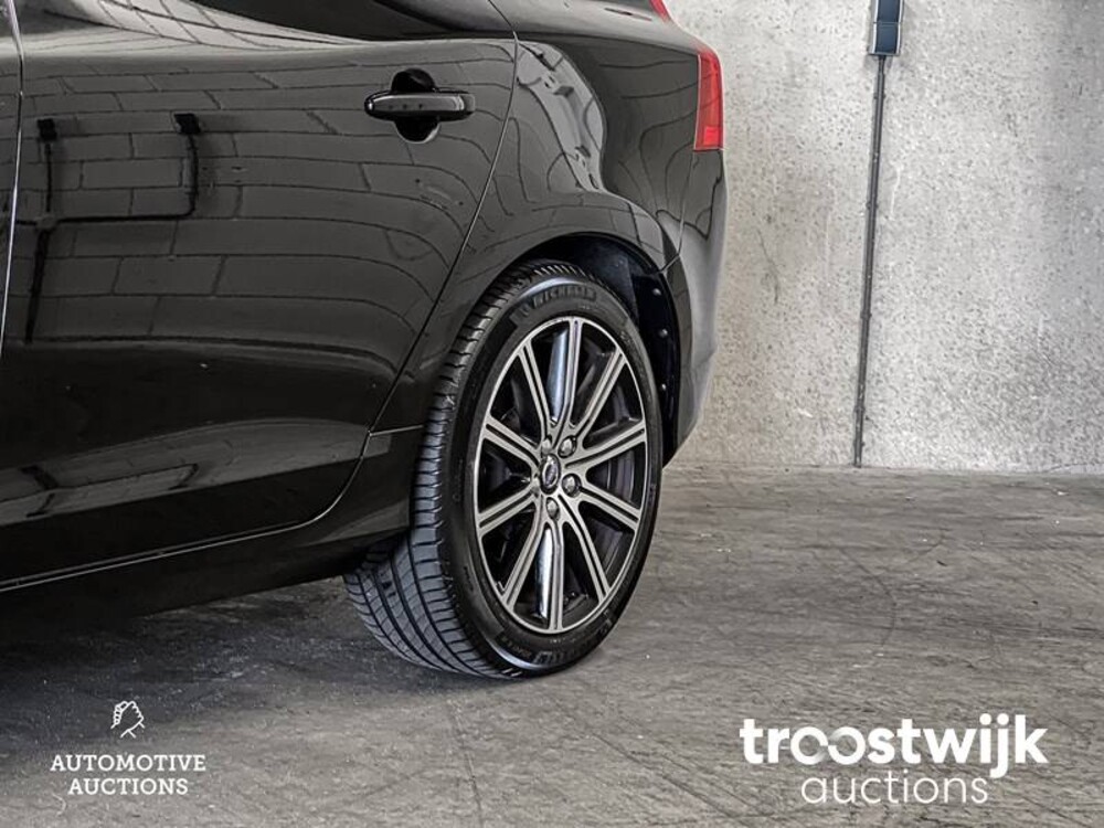 Volvo V60 2.4 D5 Twin Engine Plug-in Hybrid Special Edition 163pk 2016, -Orig. NL-, KZ-683-B