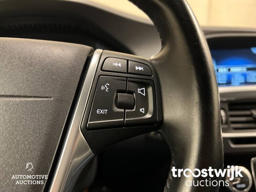 Volvo V60 2.4 D5 Twin Engine Plug-in Hybrid Special Edition 163pk 2016, -Orig. NL-, KZ-683-B