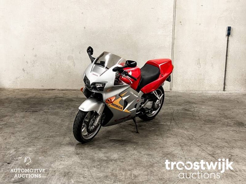 Honda VFR800FI 782cc 100pk 1999, MZ-02-VR