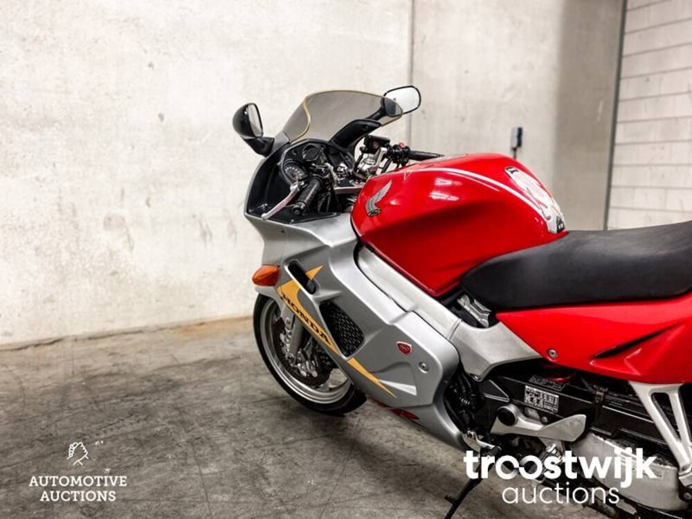 Honda VFR800FI 782cc 100pk 1999, MZ-02-VR