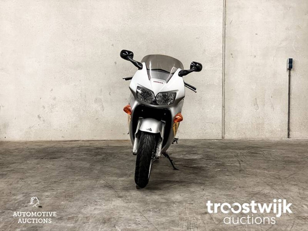 Honda VFR800FI 782cc 100pk 1999, MZ-02-VR