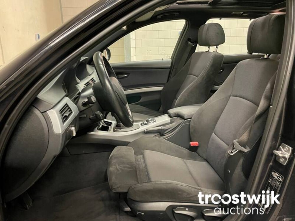 BMW 318i Touring Corporate Lease M Sport Edition 3-serie 136pk E90/E91 2013 -Orig. NL-, 90-ZLH-6